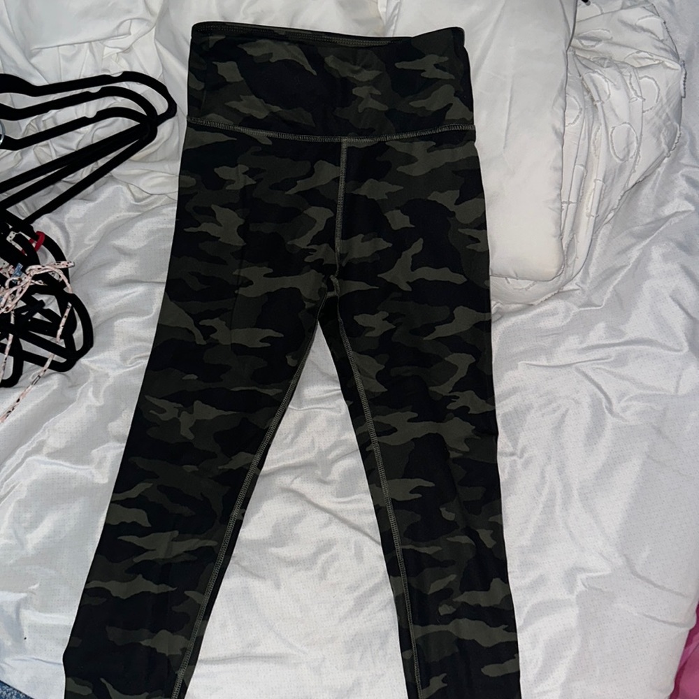 camo leggings